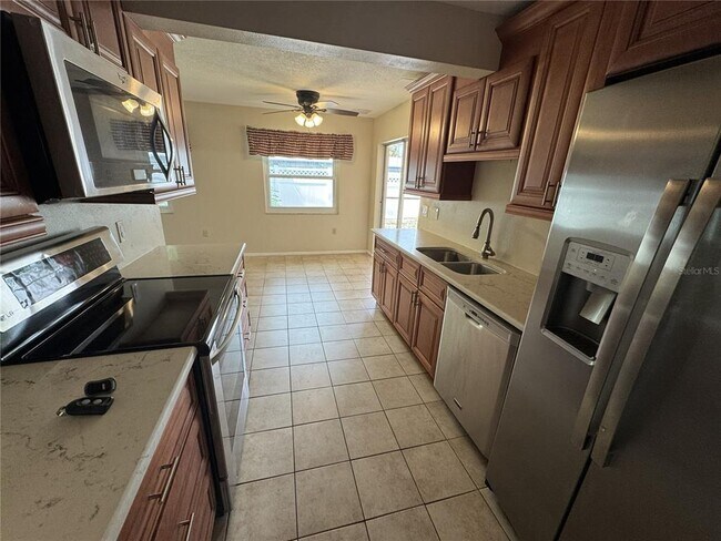Building Photo - 517 Mt Vernon Dr