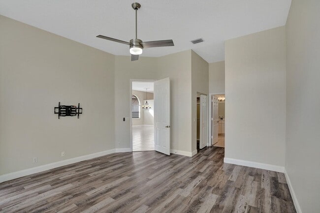 Building Photo - 16658 La Mesa Dr