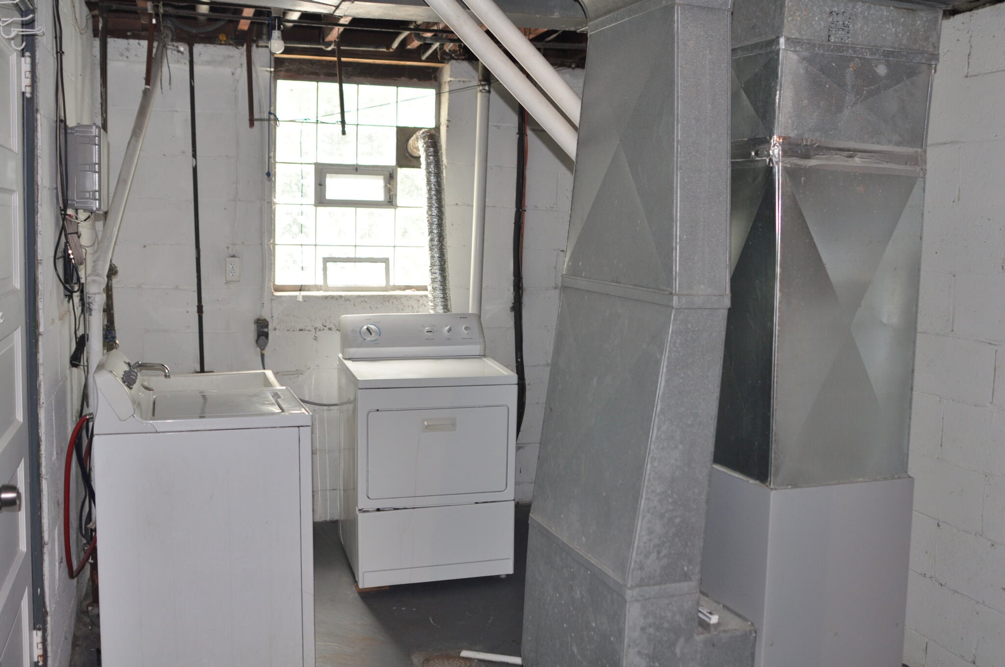 Building Photo - 396 Anawanda Ave