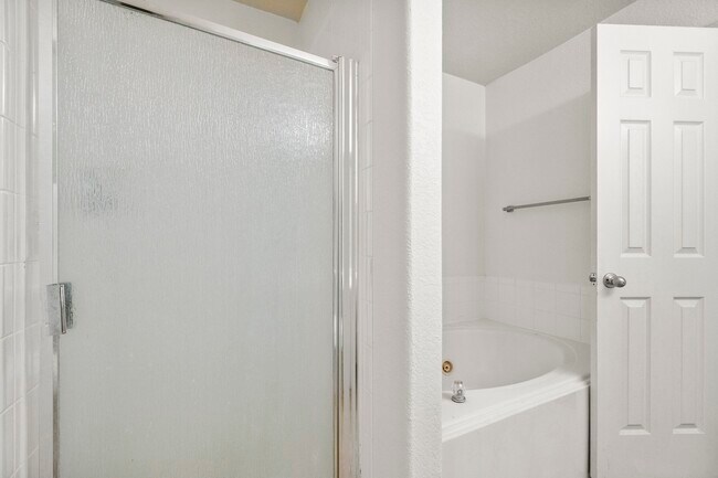 Building Photo - 3211 Falcon Trail Dr