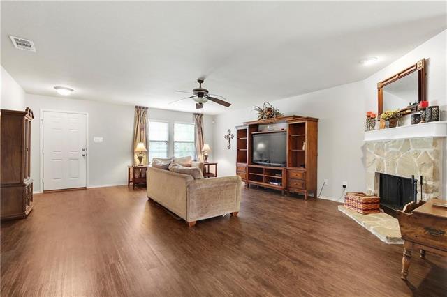 Building Photo - 807 Windflower Dr