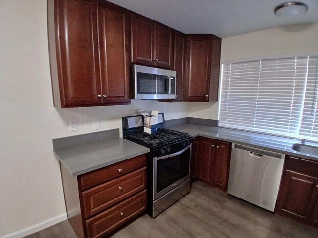 Building Photo - Perfect Place 425 Pinal 101 Orcutt