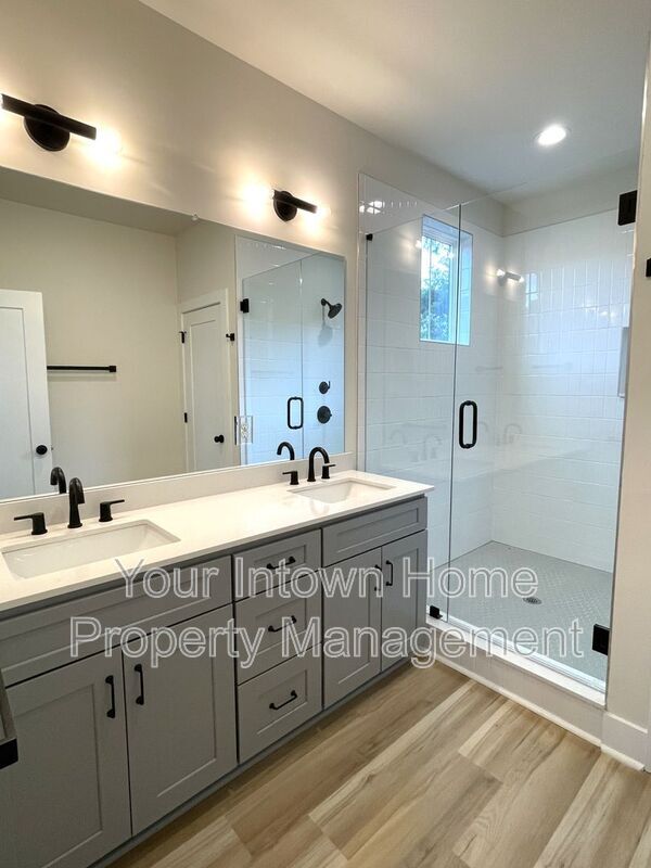 Building Photo - 1133 Kinght Walk