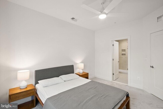 Building Photo - 11258 Faraday Park Dr.