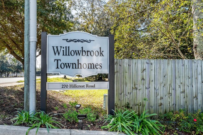 Building Photo - WILLOWBROOK TOWNHOMES -CLOSE TO USA