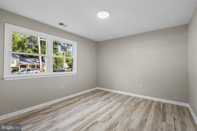Building Photo - 4223 Avon Dr