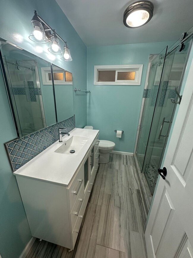 Building Photo - Gorgeous 4 Bed 2.5 Bath, single family hom...