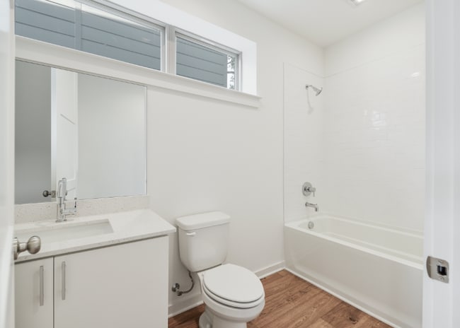 Building Photo - 3060 Edwin Cir