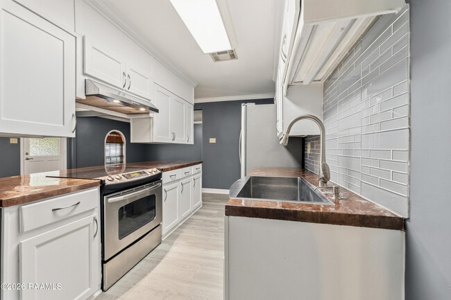 Building Photo - 106 Seattle St