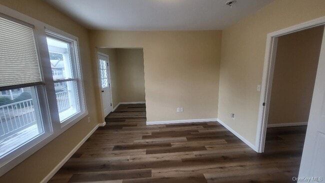 Building Photo - 19 Hoffman Ave