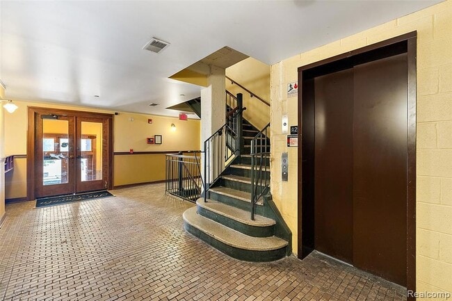 Building Photo - 78 Watson St