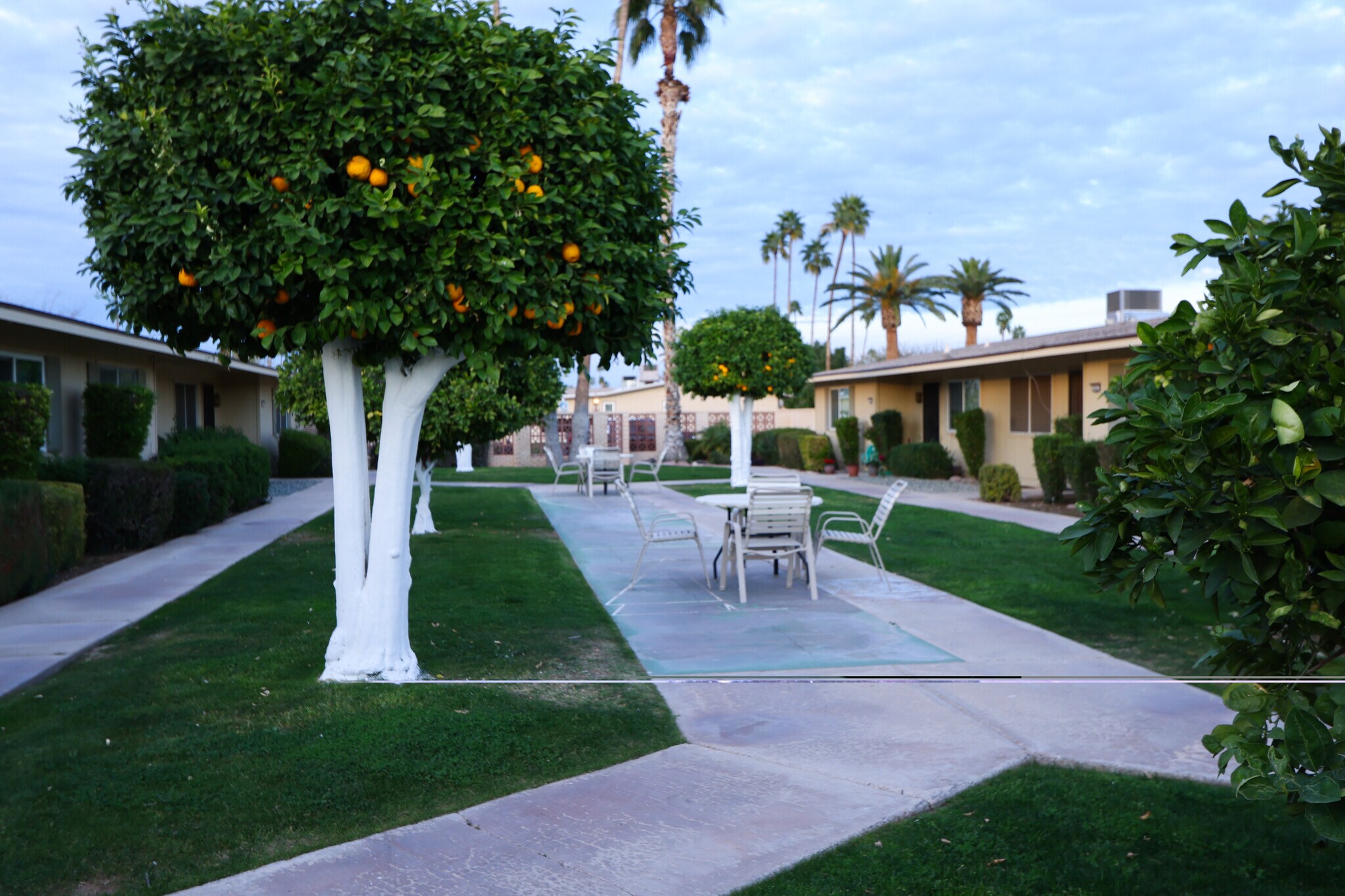 Building Photo - 10941 W Santa Fe Dr