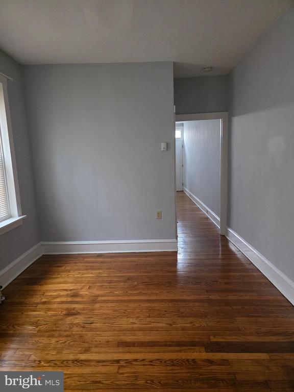 Building Photo - 1003 Maple St