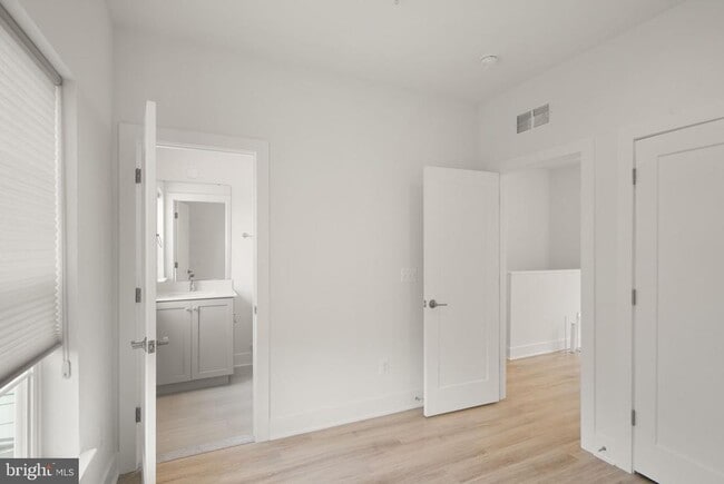 Building Photo - 1862 Michael Faraday Dr.