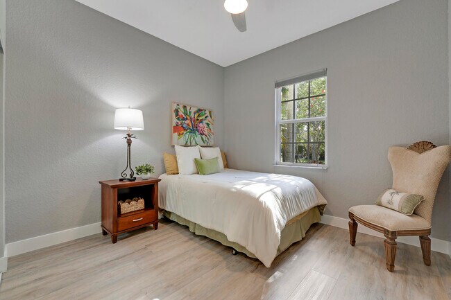 Building Photo - 127 Via Castilla