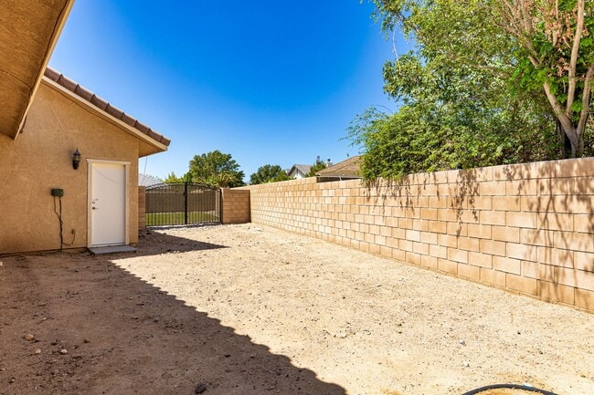 Building Photo - 1112 N Cynthia Ct
