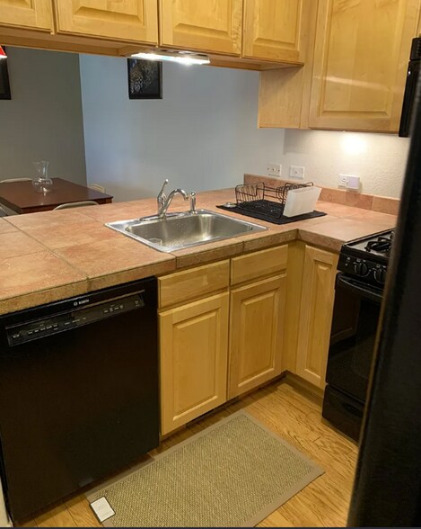 Building Photo - 1065 Laramie Blvd