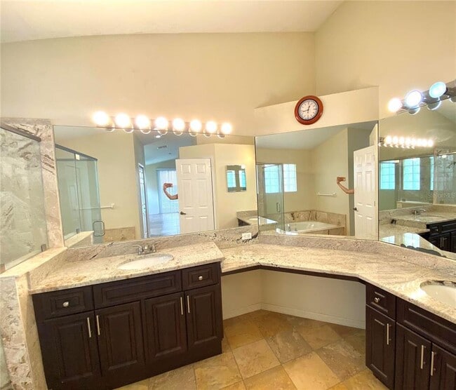 Building Photo - 9420 Bluebird Dr