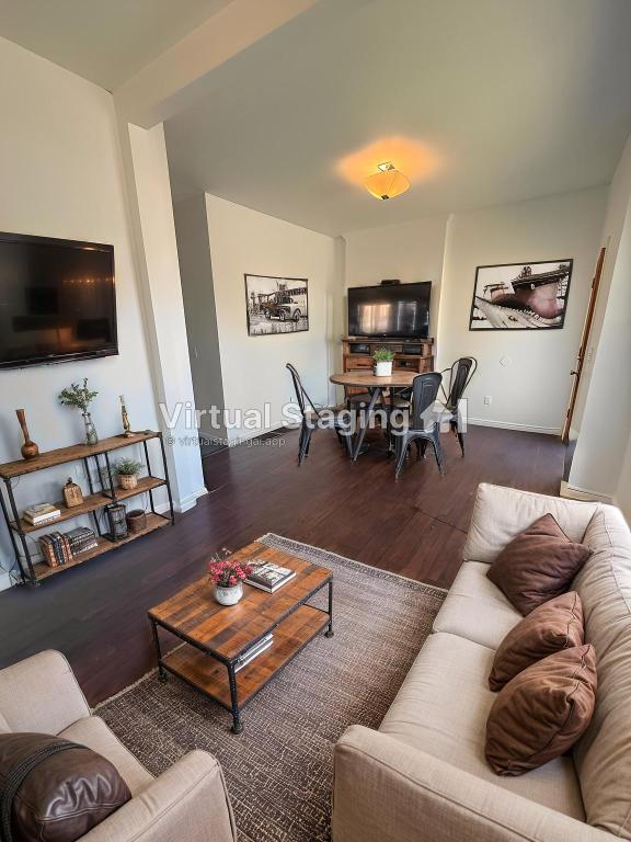 Building Photo - 2946 Glenarm Pl