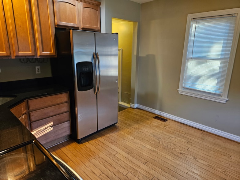 Building Photo - 1409 Gardenia Ave