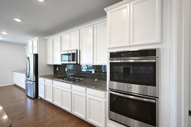 Building Photo - Modern 5BR House in Parker