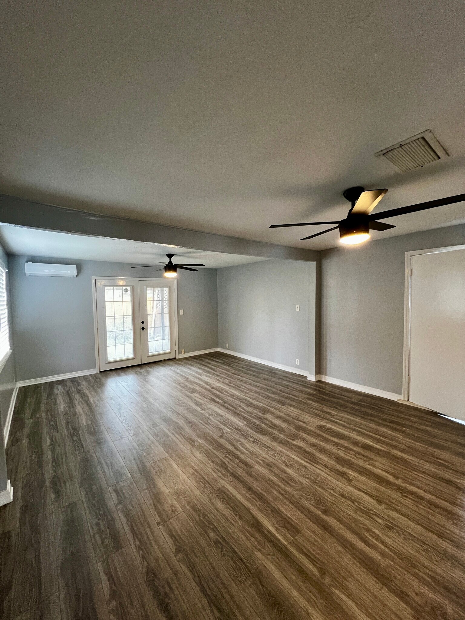 Building Photo - 304 Staunton St