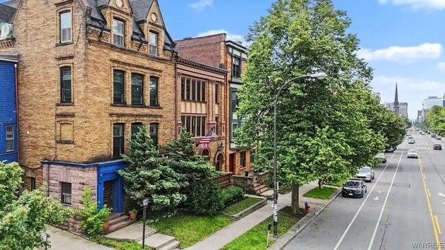 Building Photo - 493 Delaware Ave