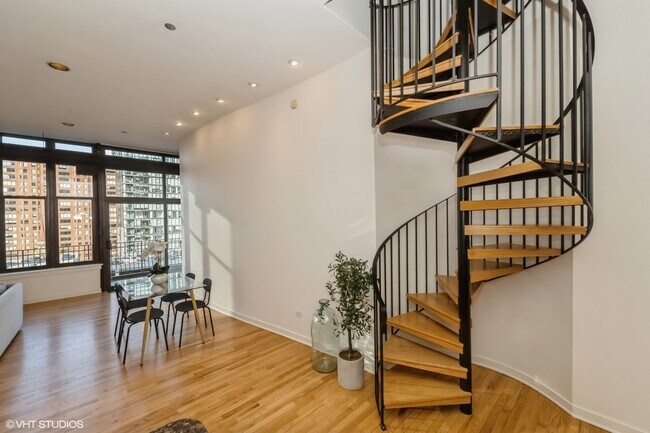 Building Photo - 333 W Hubbard St