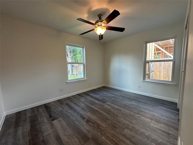 Building Photo - 908 Plateau Cir