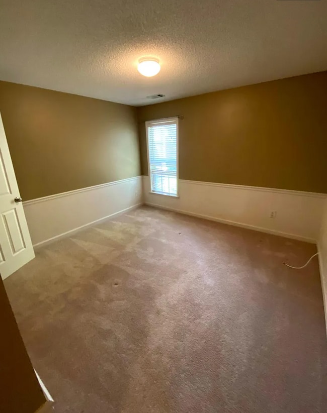 Building Photo - 4190 Royal Regency Cir NW
