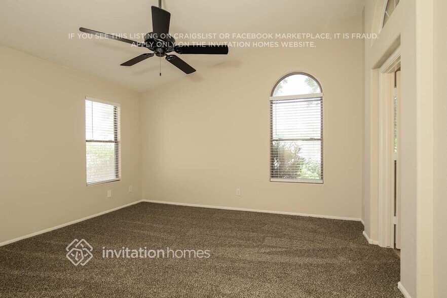 Building Photo - 375 N 167th Dr