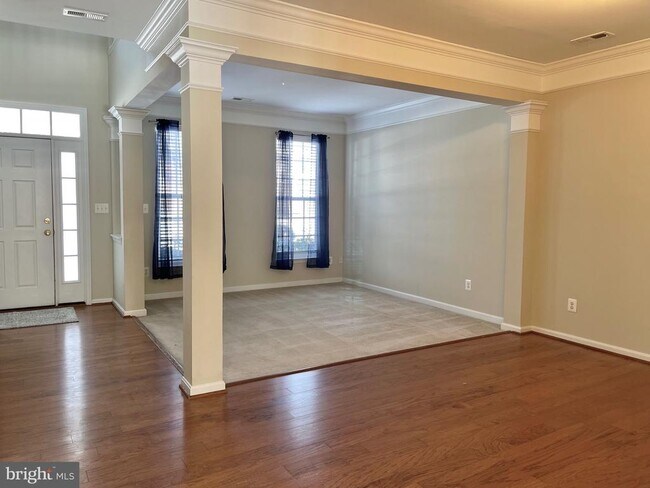 Building Photo - 12313 Tanalian Falls Ln