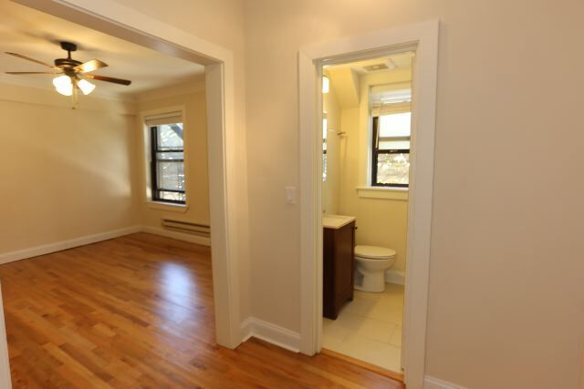 Building Photo - 617 W Patterson Ave