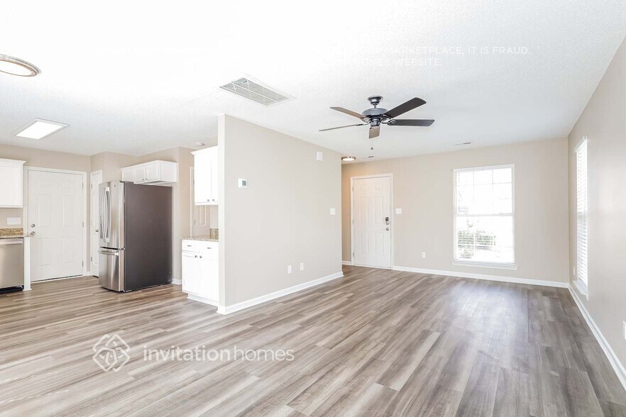 Building Photo - 3032 Hawick Commons Dr