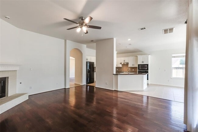 Building Photo - 15524 Belfin Dr