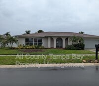Building Photo - 3931 Venetian Way