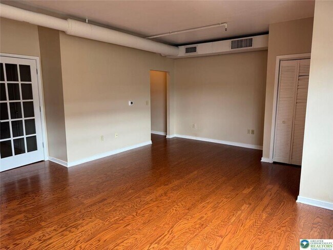 Building Photo - 11 W 2nd St