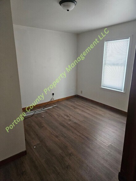 Building Photo - 409 Cedar St