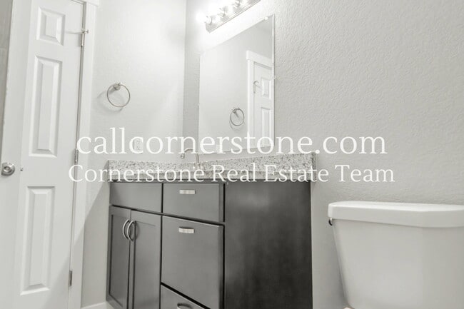 Building Photo - 4877 Bluestem Dr