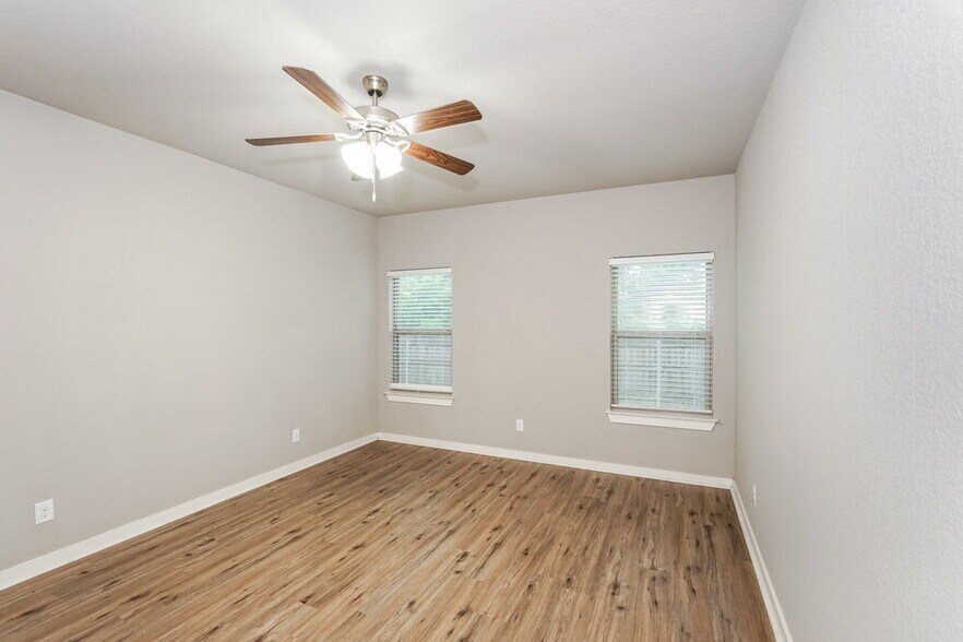 Building Photo - 218 S Preston St