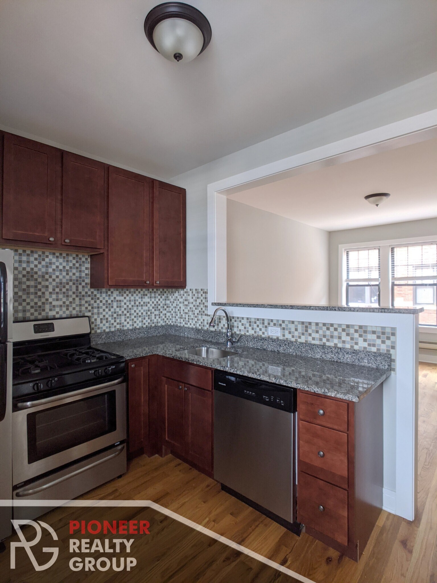 Building Photo - 4409 N Wolcott Ave