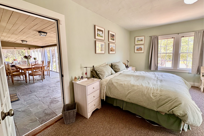 Building Photo - 2499 Madrona Ave