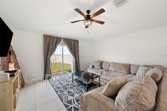 Building Photo - 5517 Blue Azure Dr