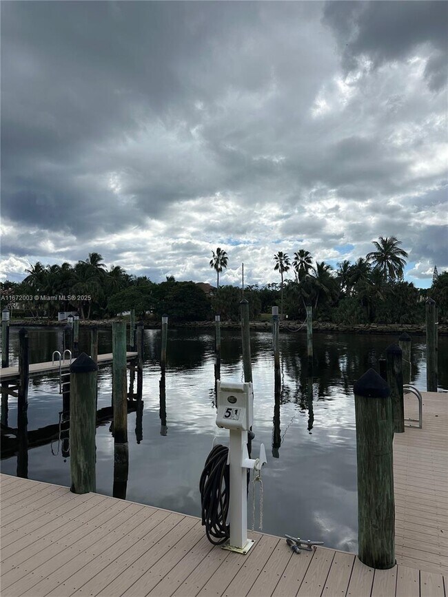 Building Photo - 240 Captains Walk