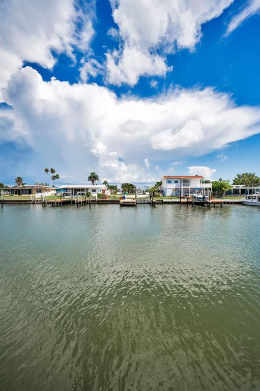 Building Photo - 17727 Long Point Dr