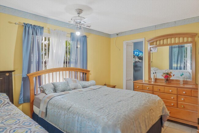 Building Photo - 13790 Paddock Dr