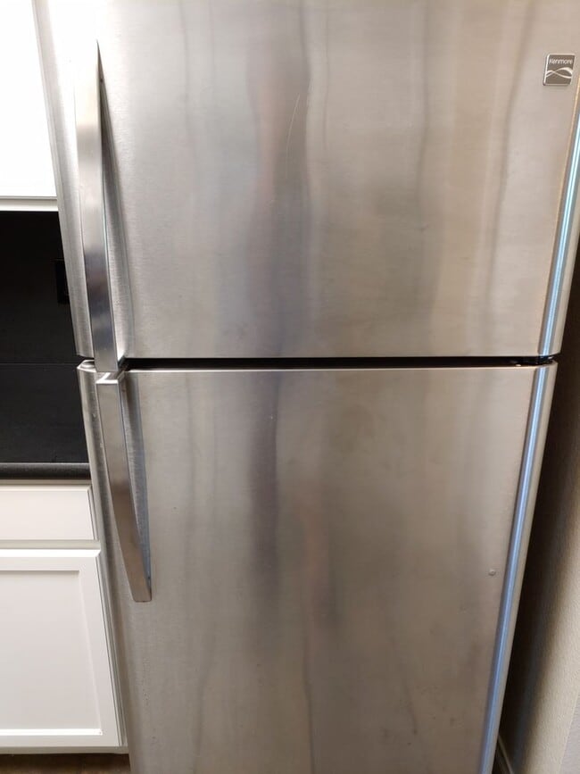 Building Photo - Gorgeous Spacious TownHome in Downtown Mou...