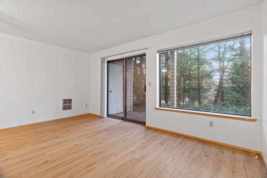 Primary Photo - 1 Bedroom in Multnomah Village