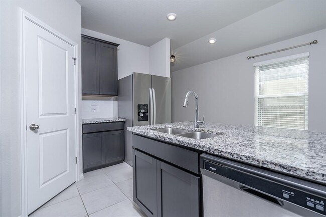 Building Photo - 113 Outlaw Dr