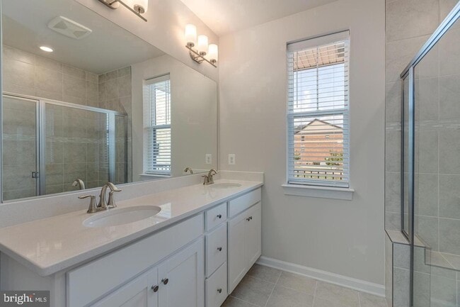 Building Photo - 43357 Radford Divide Ter